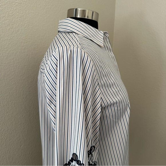 NWT Chico’s Poplin Tunic Embroidered Woven Pattern Button Up Shirt White Navy - Picture 8 of 14